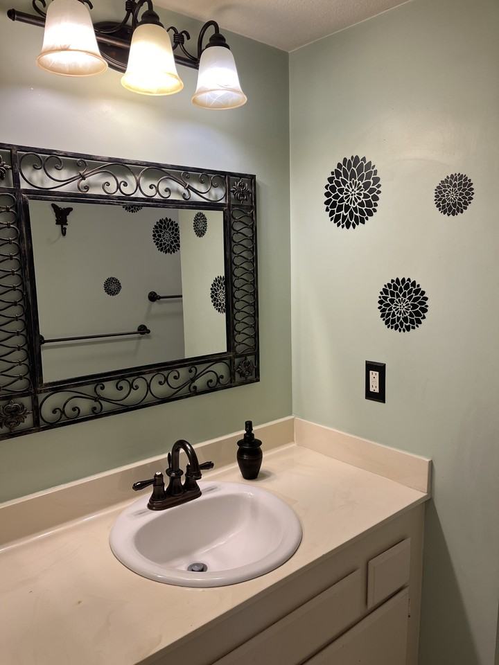 1487 Ashwood Dr #1487 - Photo 2 of 20