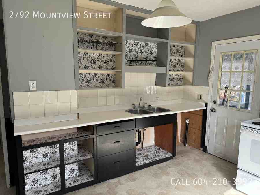2792 Mountview St - Photo 3 of 20