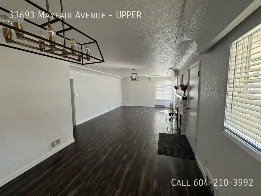 33693 Mayfair Ave - Photo 3 of 7