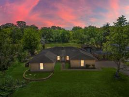 featured image of 118 E Tamarind St