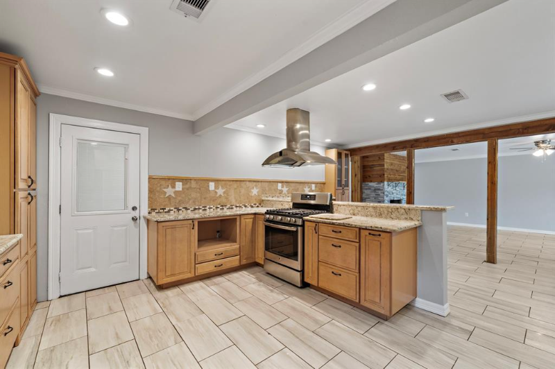 118 E Tamarind St - Photo 2 of 14