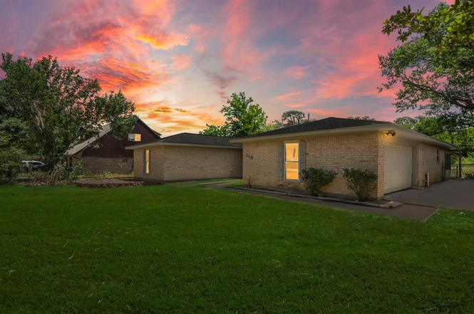 118 E Tamarind St - Photo 6 of 14