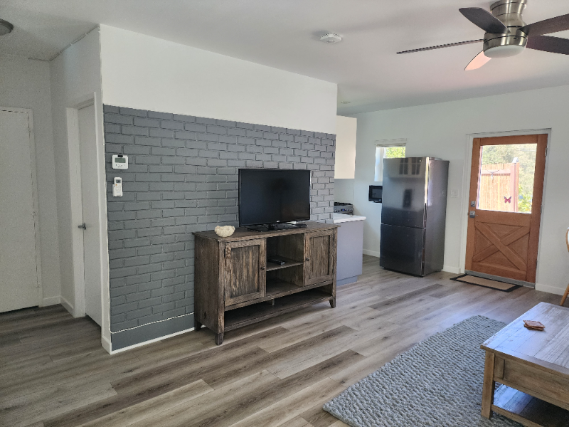 1112 N Ontare Rd - Photo 6 of 20