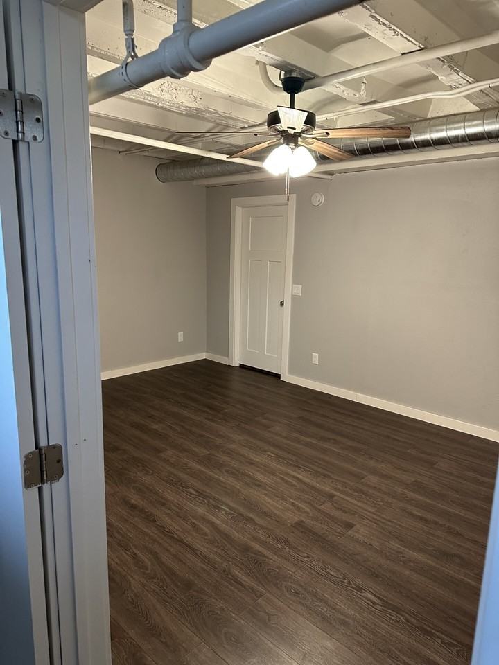 225 North Pioneer Avenue (C&P) - Photo 2 of 7