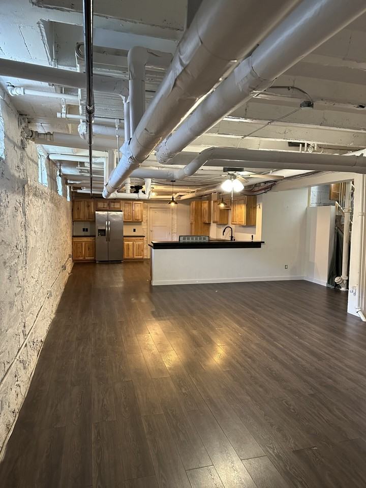 225 North Pioneer Avenue (C&P) - Photo 4 of 7