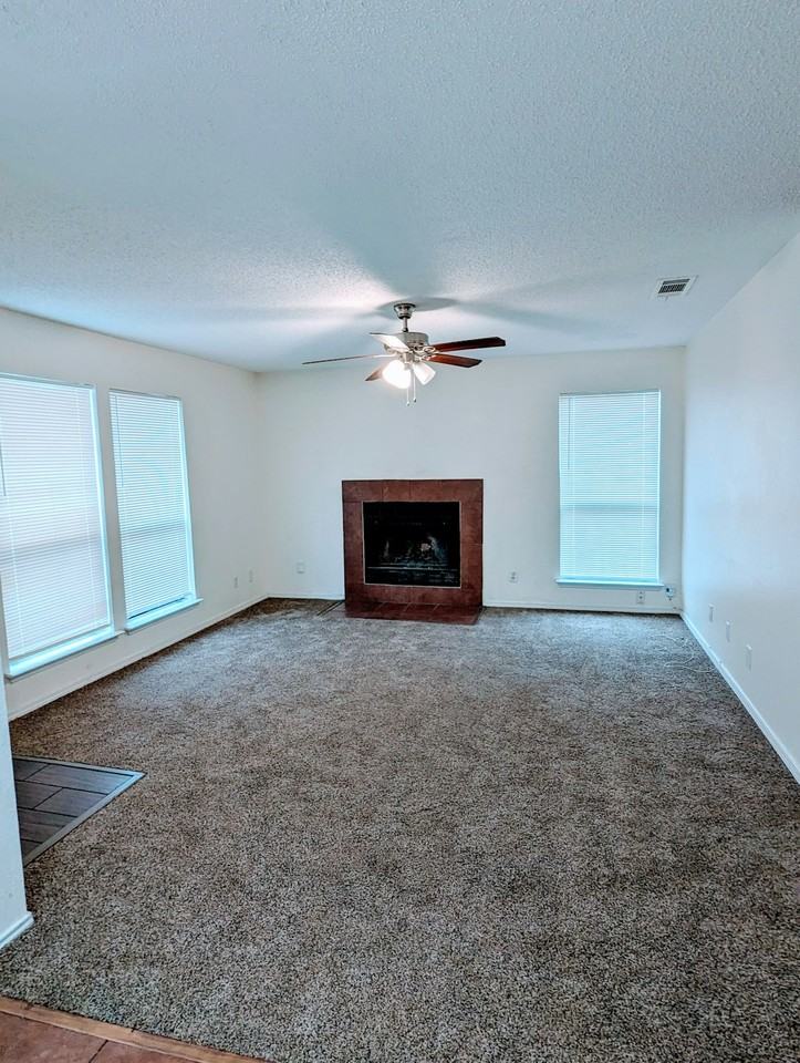 8109 Foxfire Lane, Unit C - Photo 3 of 21