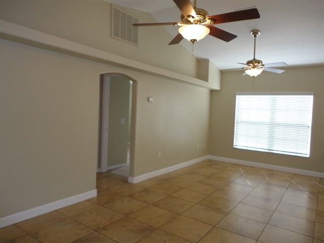 1630 Totem Pole Way - Photo 3 of 9