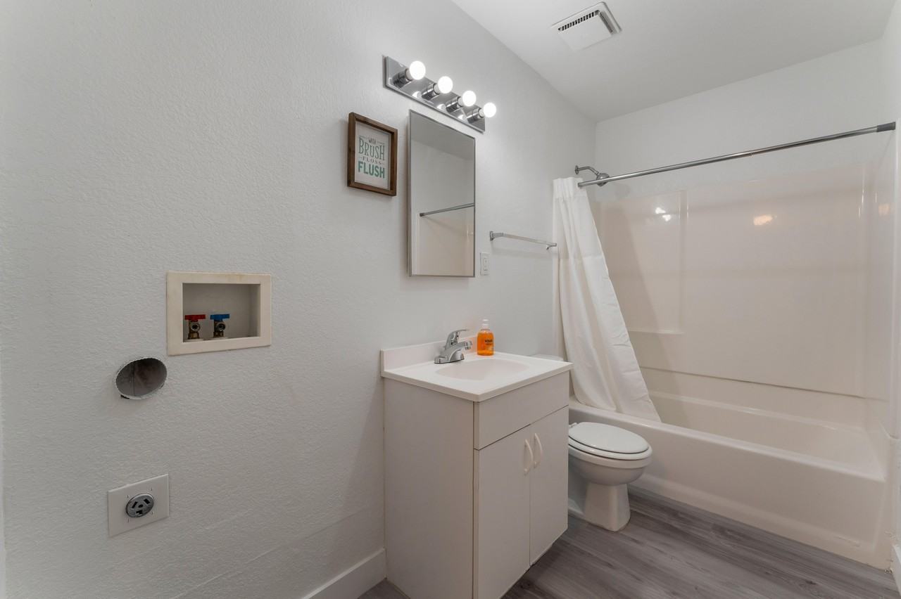 Hart Ave - Photo 2 of 10