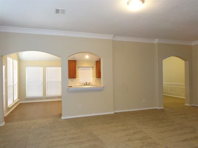 6402 Martha Ct - Photo 3 of 18