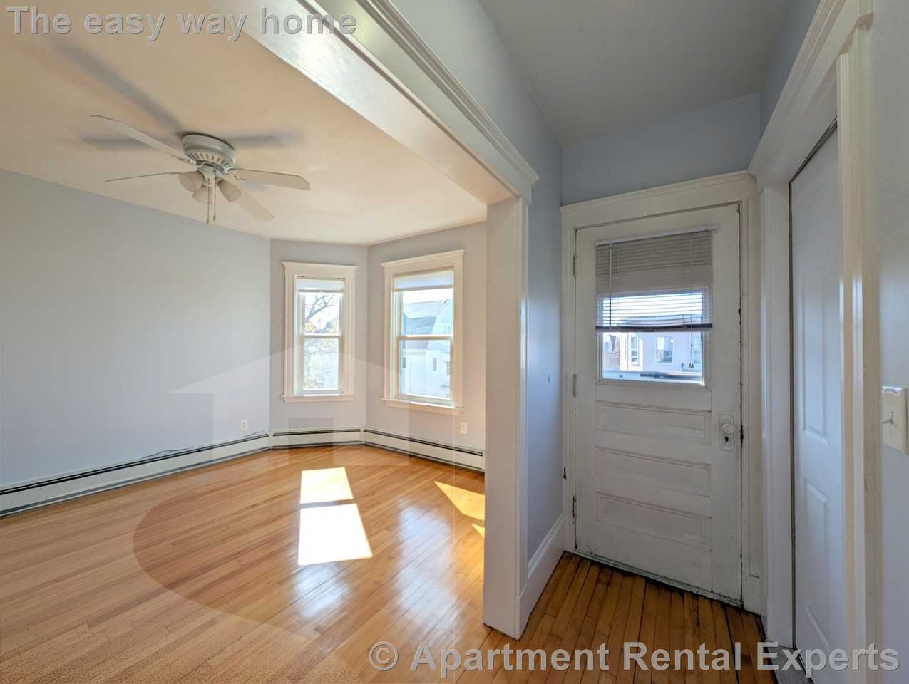 9 New Hampshire Ave #3
