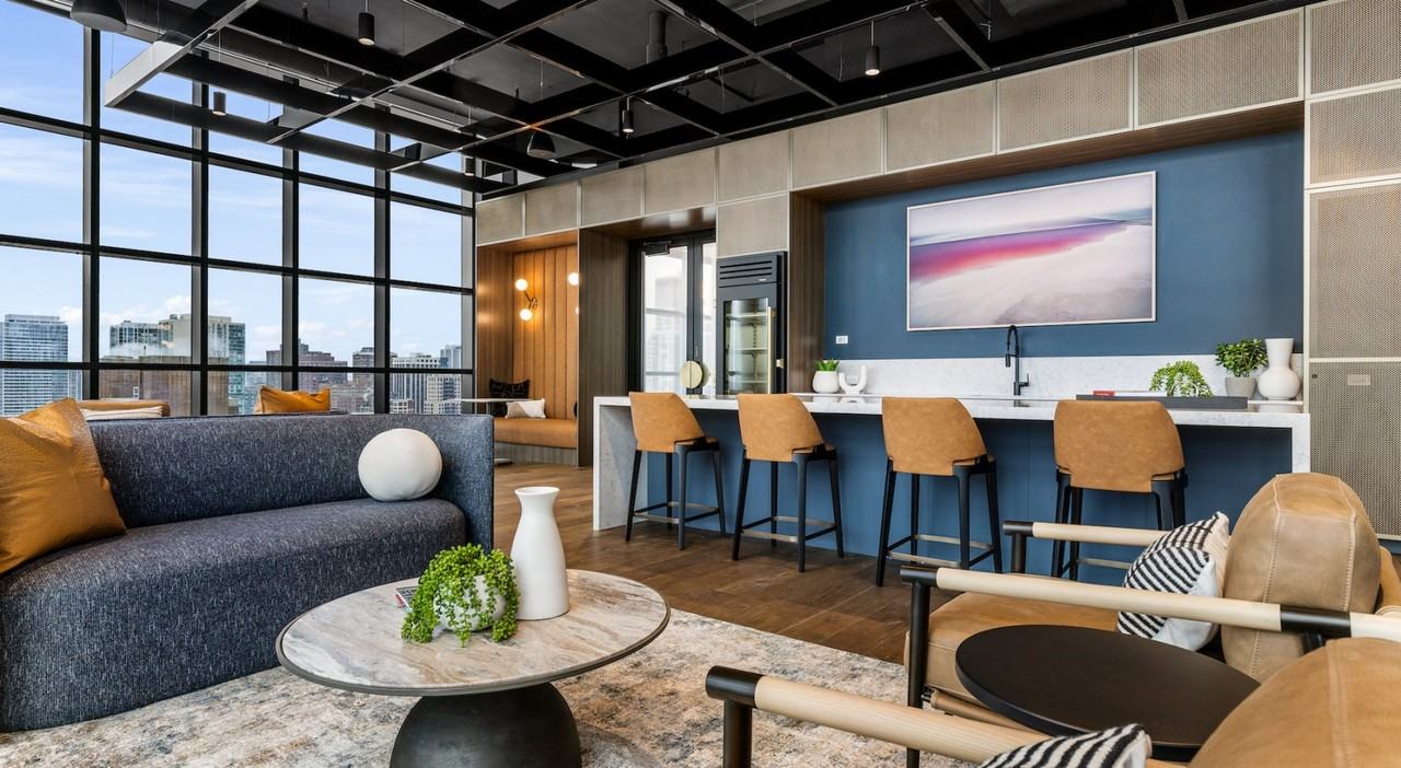 741 N Wells St - Photo 7 of 14