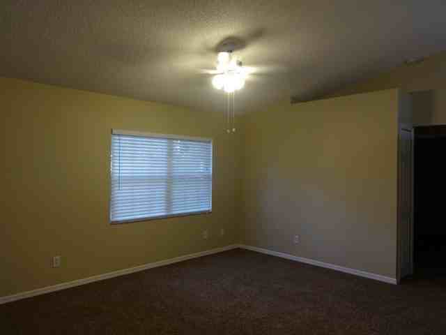 2028 Lansing St - Photo 3 of 13