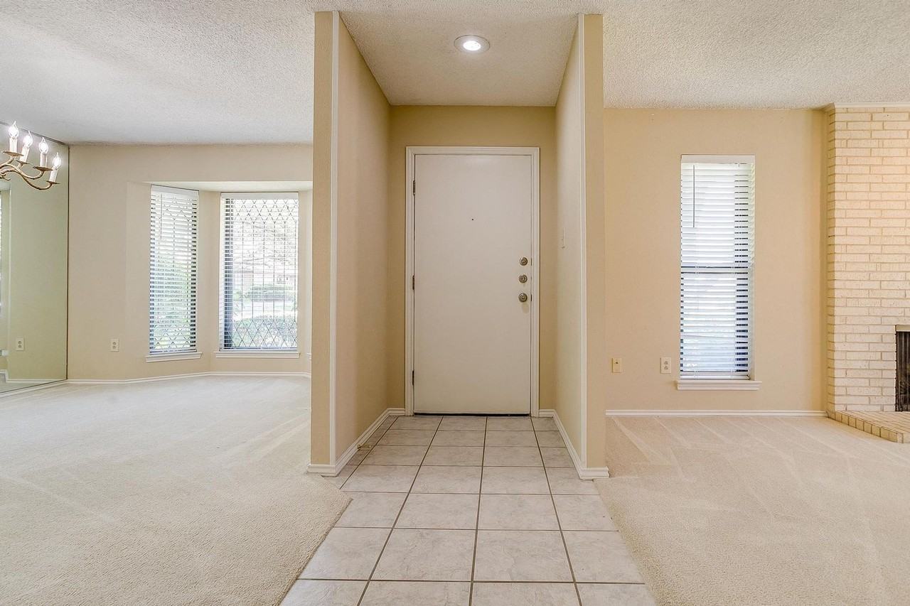 Ledgestone Duplex - Photo 2 of 14