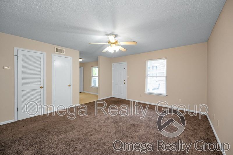 4203 20th St Ne #A3 - Photo 4 of 18