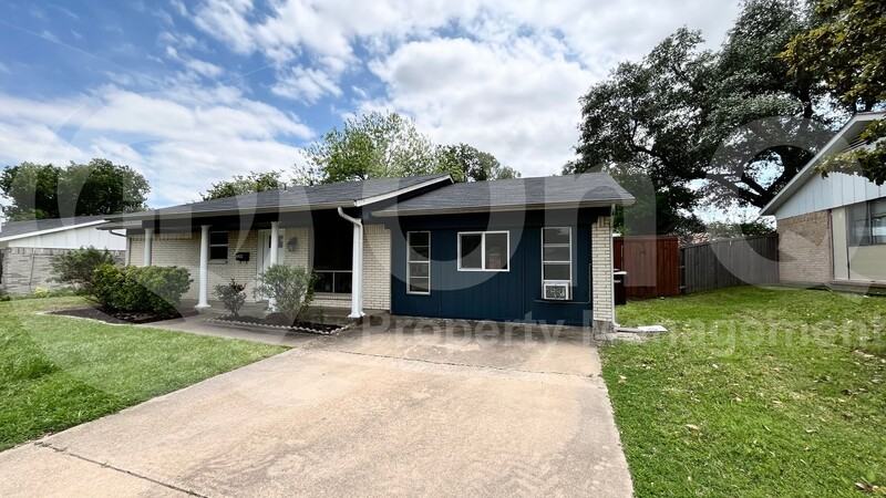 3300 Sharon Cir - Photo 2 of 32