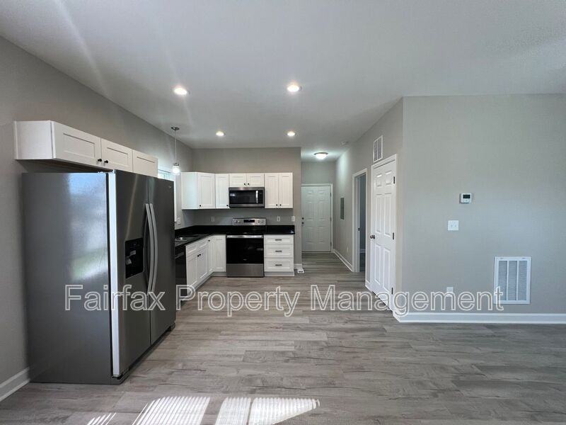 2313 Owen St #A - Photo 2 of 12