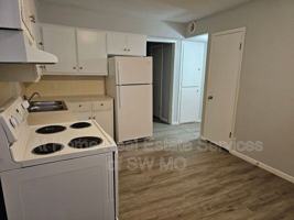 featured image of 728 E Walnut St #2
