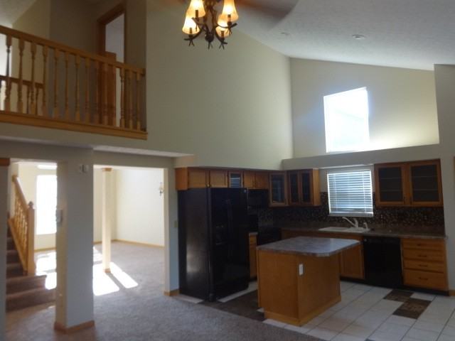 595 Tall Oaks Dr - Photo 3 of 17