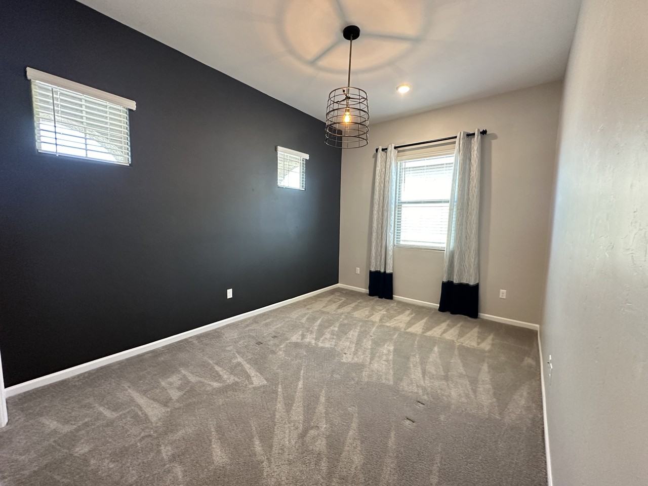 12474 N Appling Ave - Photo 4 of 39