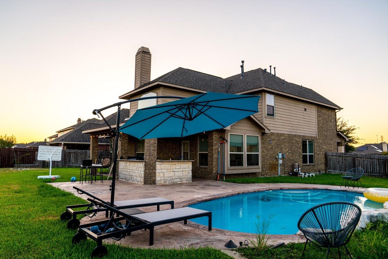 3203 Hawkins Glen Ln - Photo 2 of 48