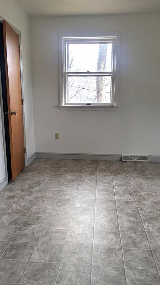 594 Truce Road - Photo 4 of 30