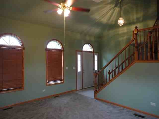 2204 Irvine Ln - Photo 2 of 22