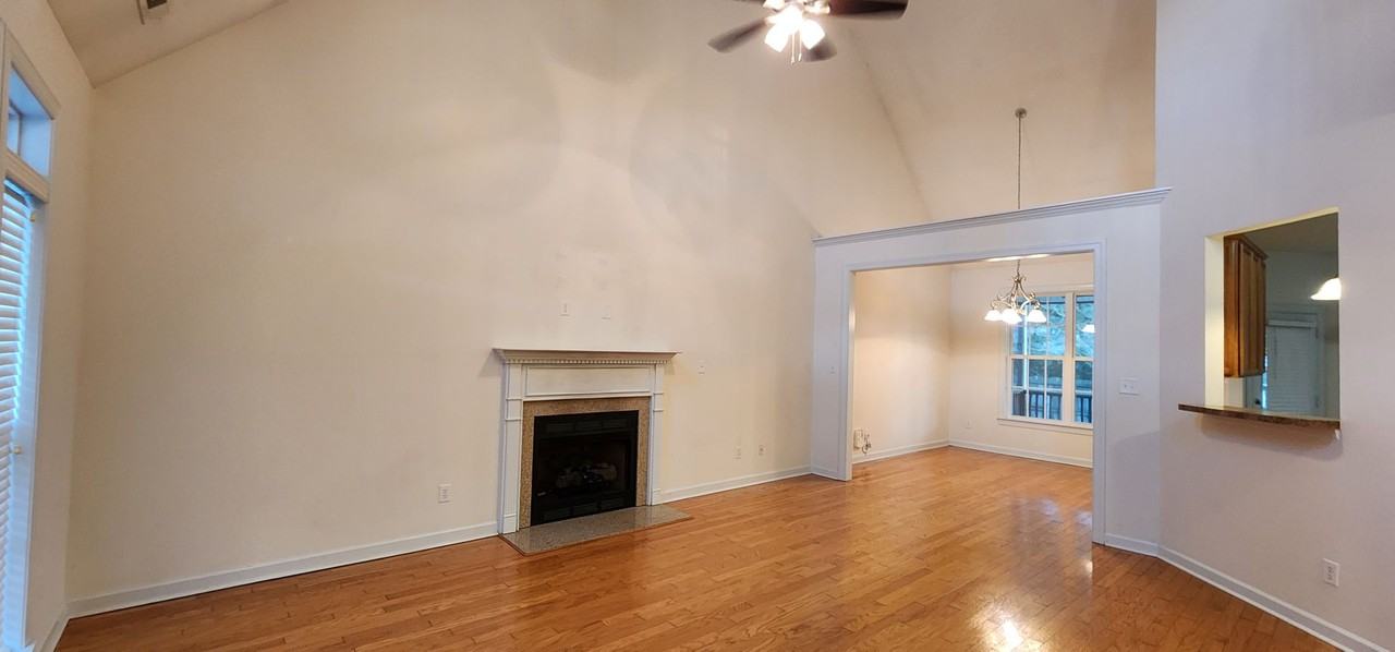 302 Savannah Dr - Photo 5 of 39
