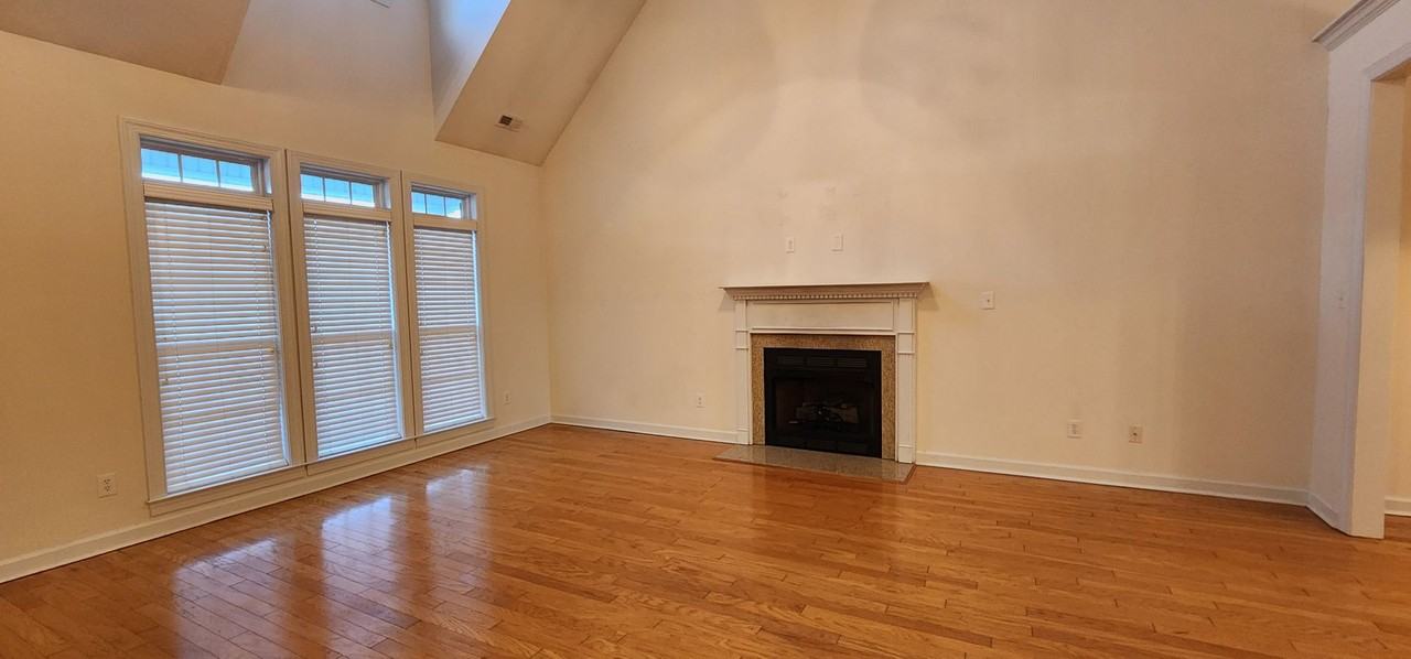 302 Savannah Dr - Photo 6 of 39