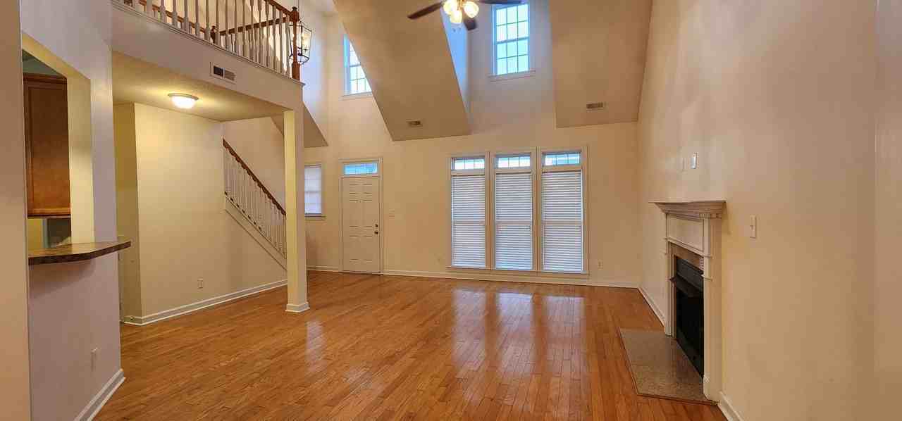 302 Savannah Dr - Photo 7 of 39