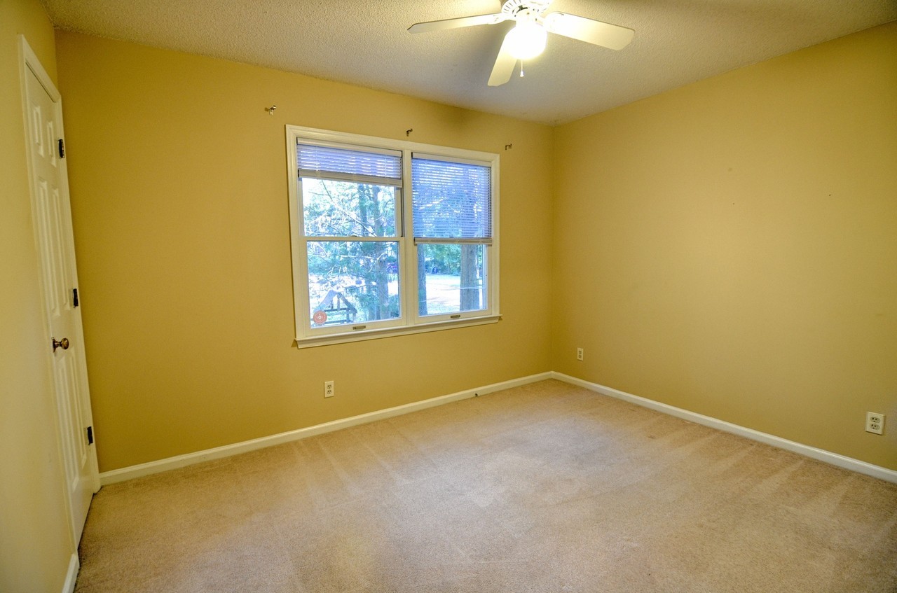 2 Steeple Chase Ct - Photo 6 of 17