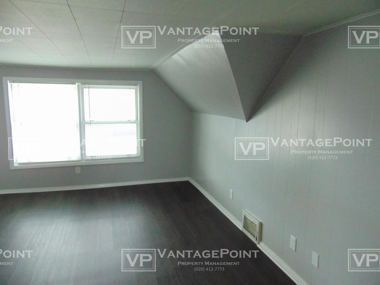 945 Velp Ave - Photo 3 of 8