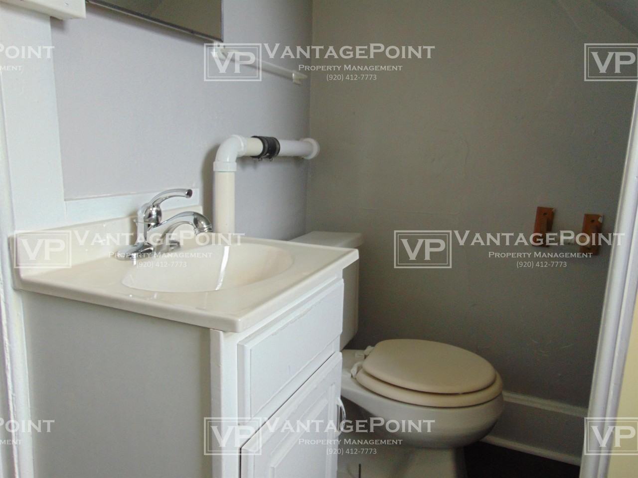 945 Velp Ave - Photo 2 of 8
