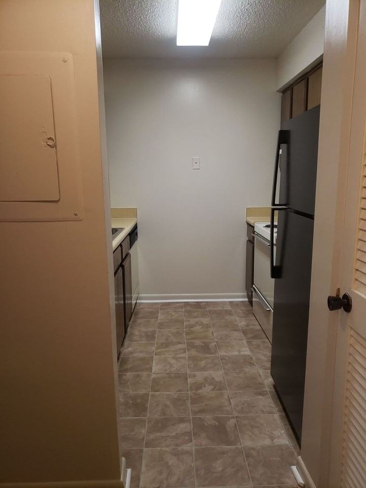 312 Yelton Ct - Photo 3 of 7
