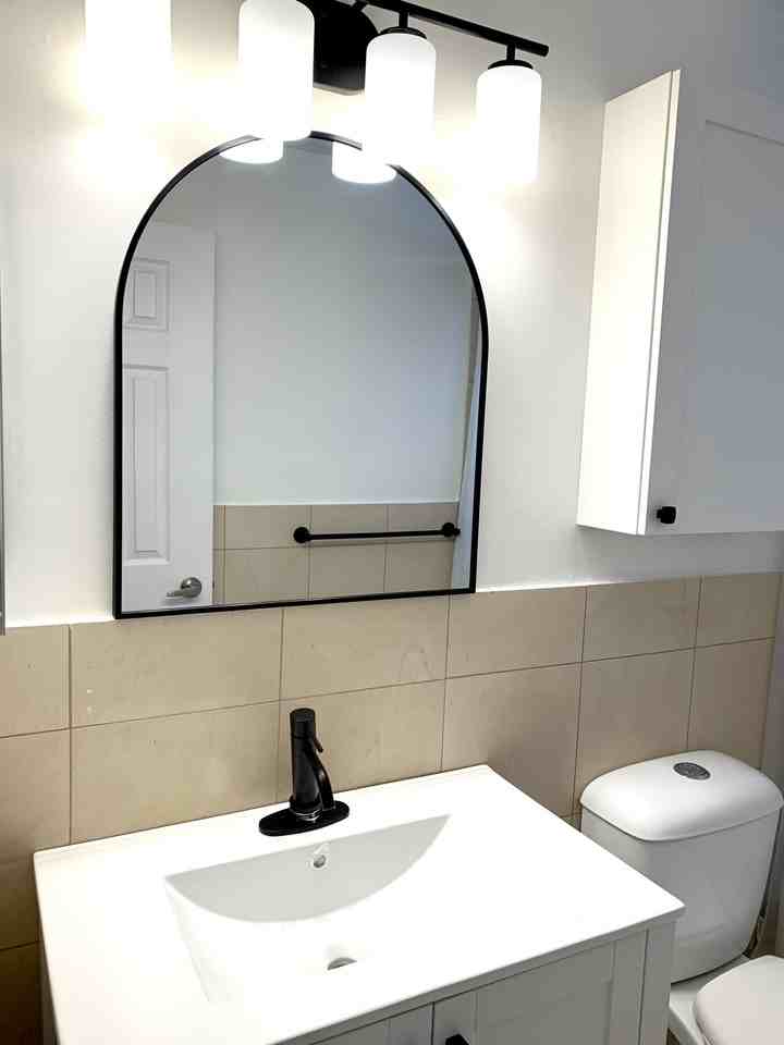 10 Hounslow Heath Road - Photo 2 of 6