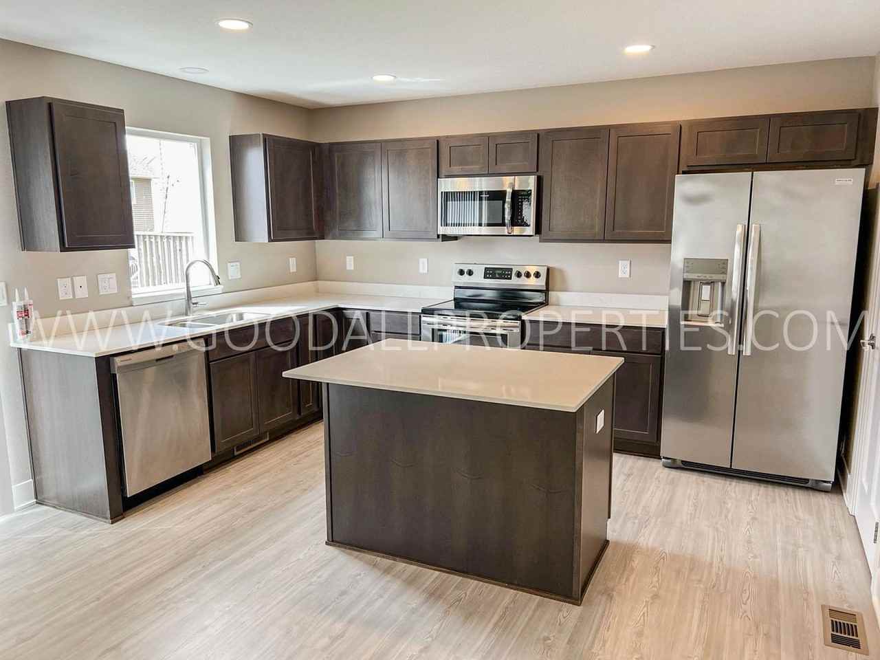 216 Maple Ave - Photo 2 of 14