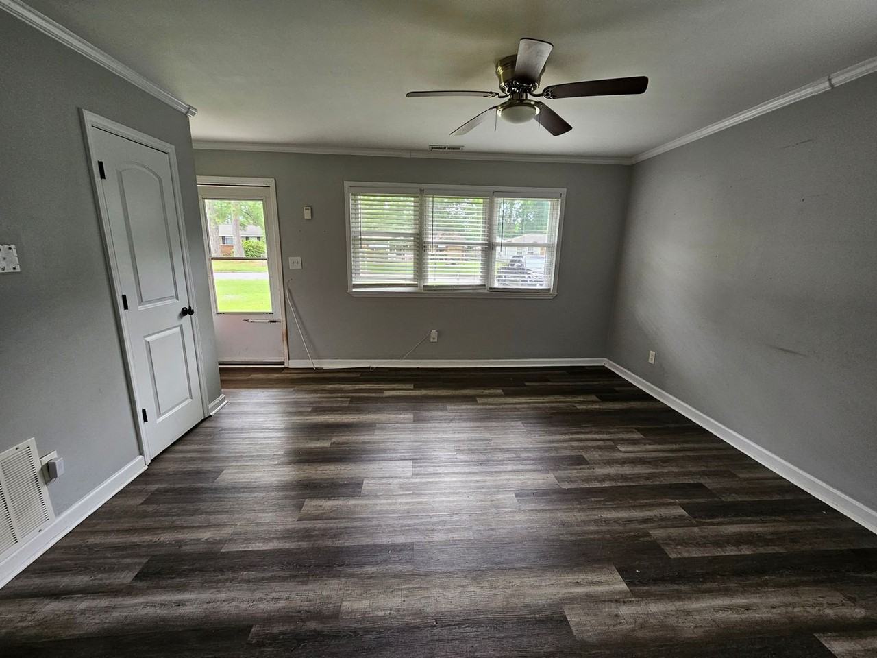 304 Ramsey Dr - Photo 3 of 9