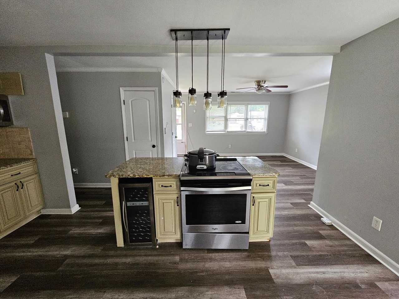 304 Ramsey Dr - Photo 4 of 9