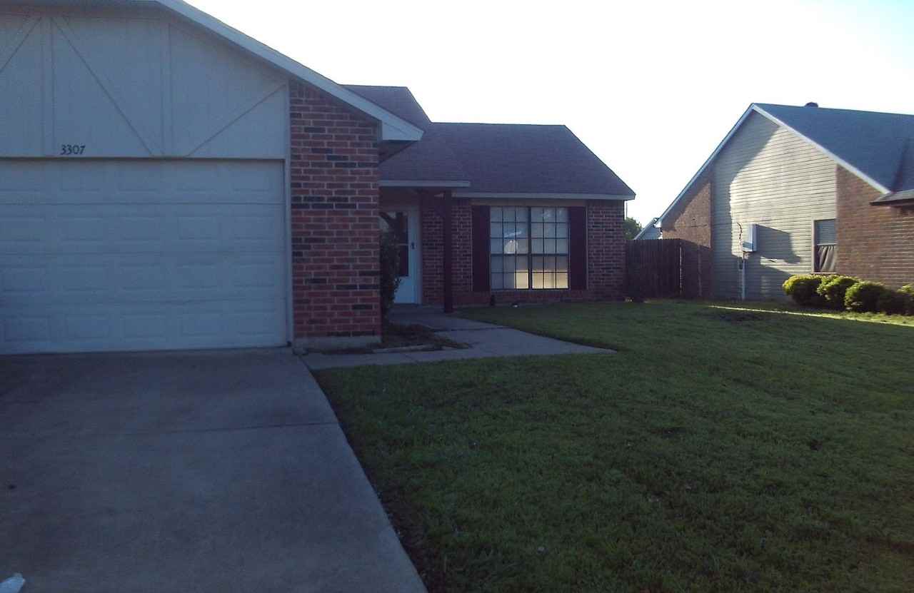 3307 Wintersmith Dr - Photo 2 of 17