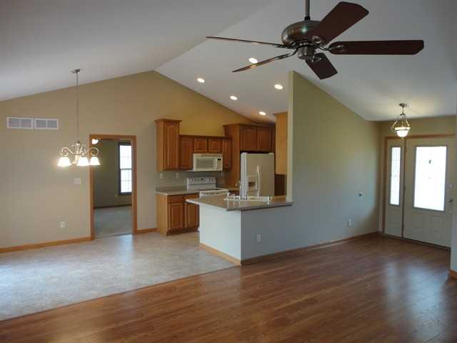 1416 Lee Ave - Photo 3 of 15