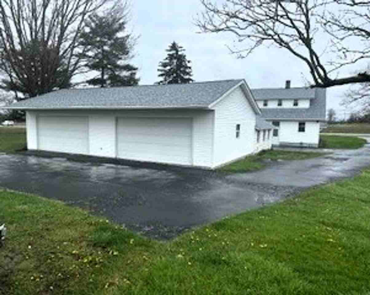 952 W Main St - Photo 3 of 16