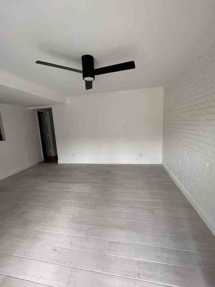 Dream Montrose - Photo 3 of 22