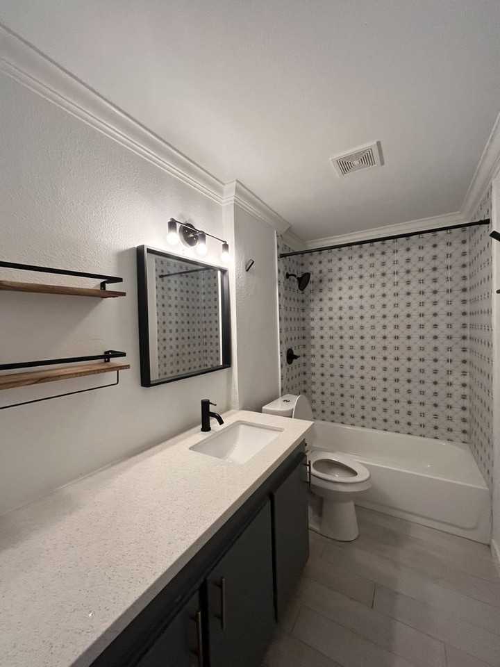 Dream Montrose - Photo 7 of 22