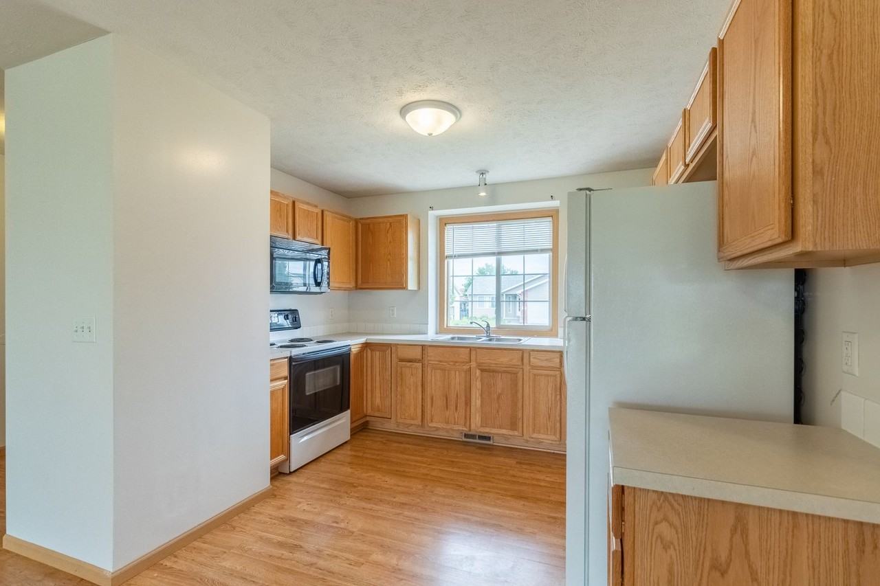 7229 Whitewater Ln - Photo 5 of 26