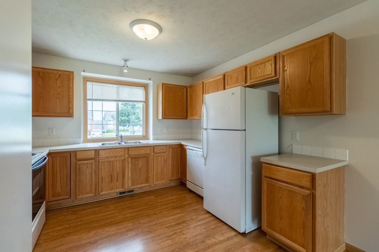 7229 Whitewater Ln - Photo 6 of 26