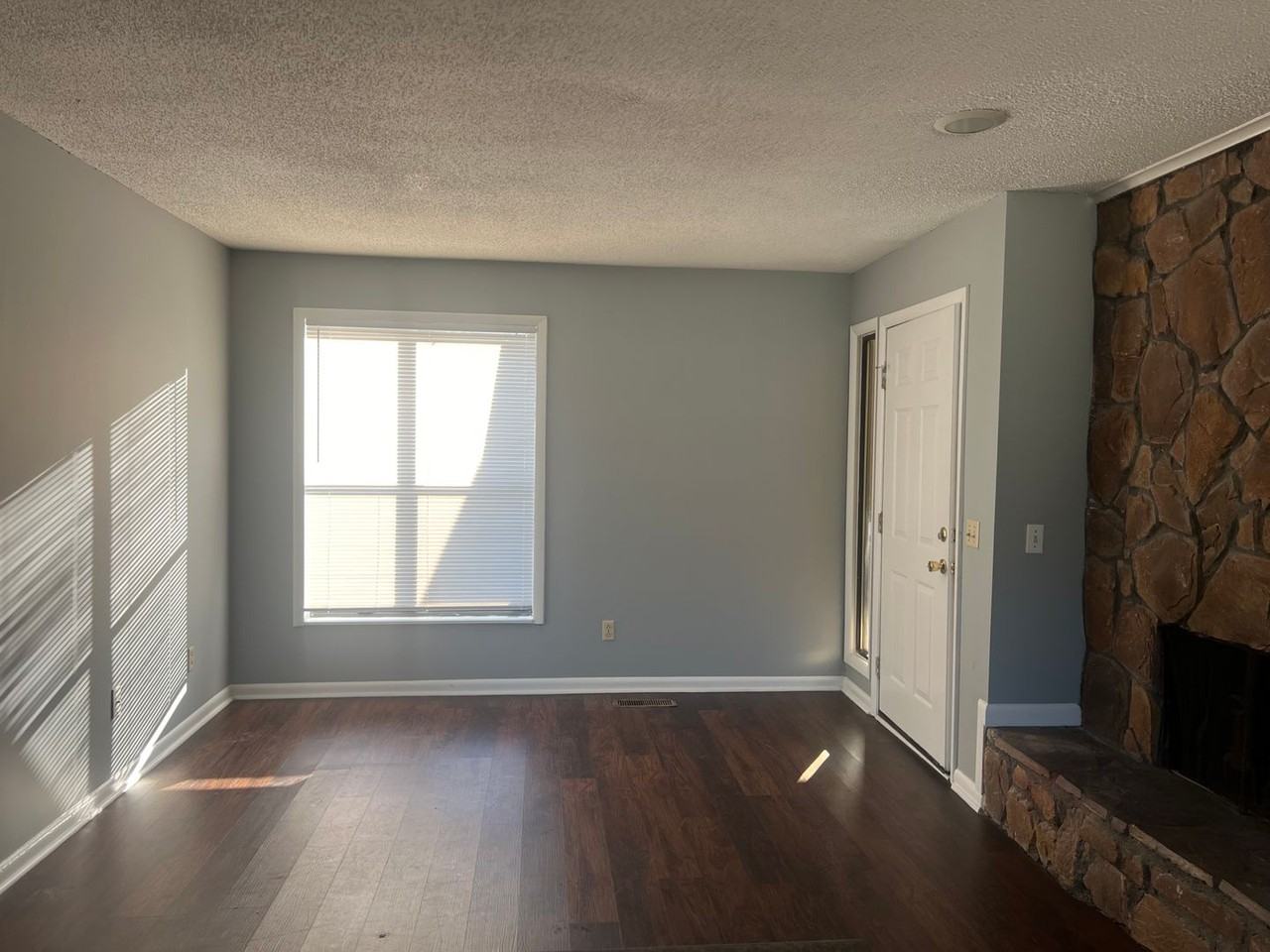 207 Glenwood Drive - Photo 2 of 19