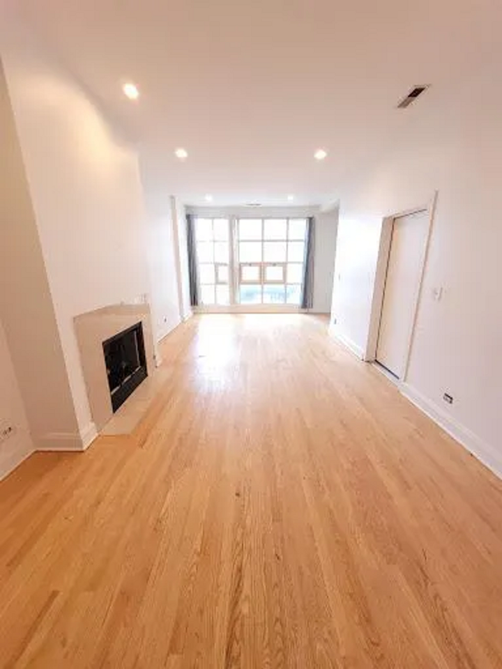 1216 NORTH LASALLE DRIVE - Photo 2 of 4
