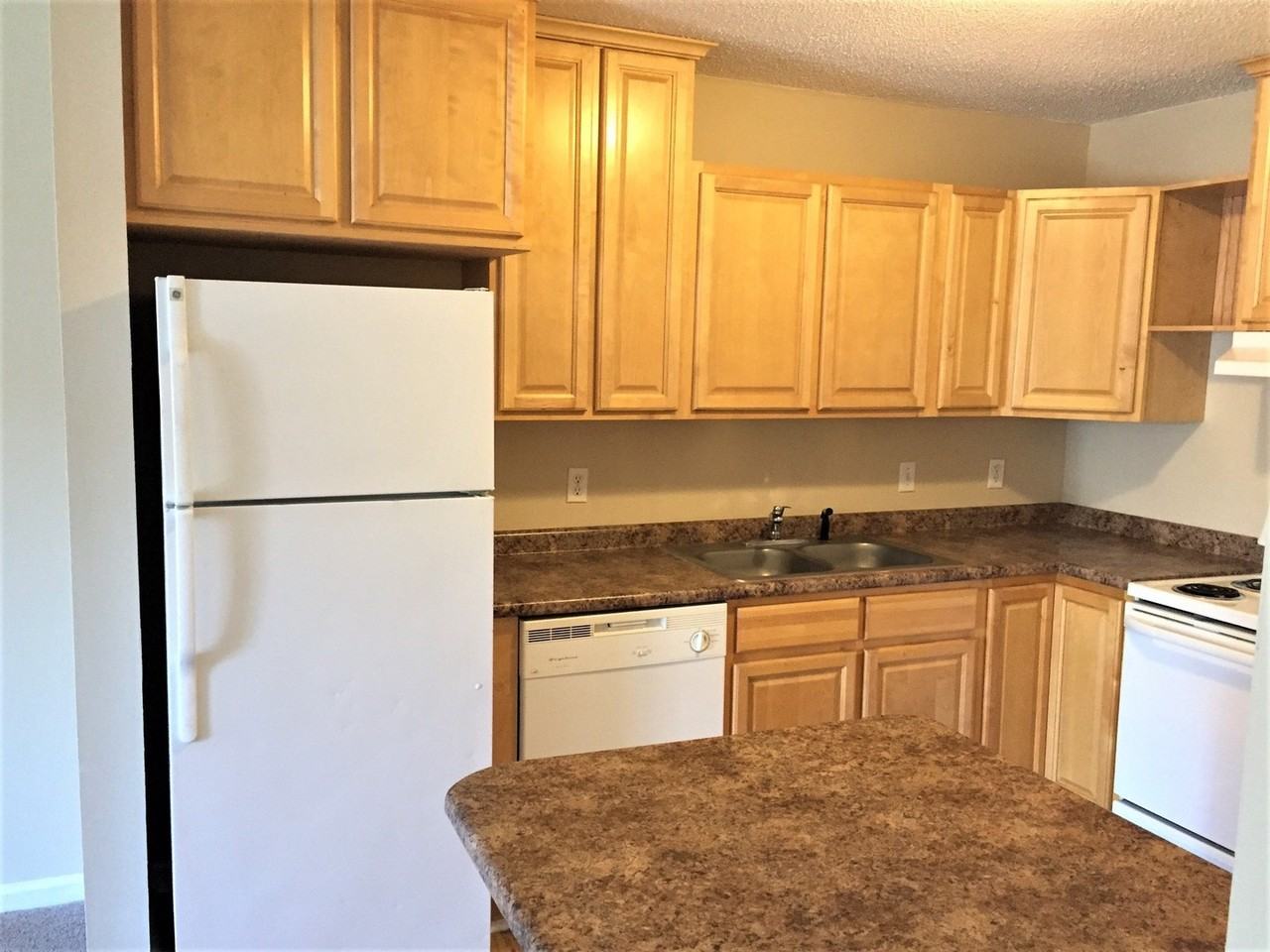 1807 Chandler Rd - Photo 2 of 12