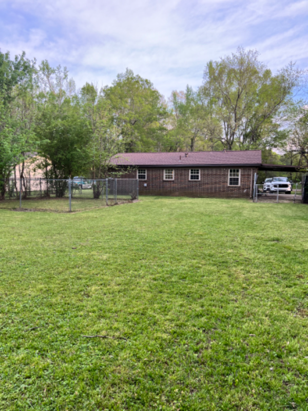 193 Trojan Dr - Photo 2 of 6