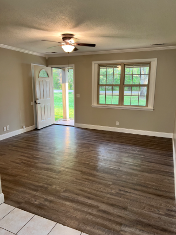 193 Trojan Dr - Photo 3 of 6