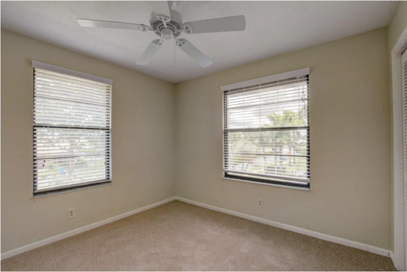 1457 Sw 25th Pl #D - Photo 3 of 11